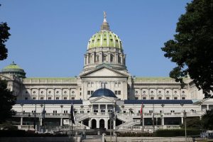 Pennsylvania_state-capitol / pete_spiro, Shutterstock