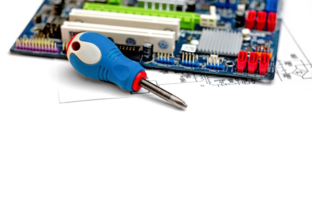 computer screwdriver / Galina_Bondarenko, Shutterstock