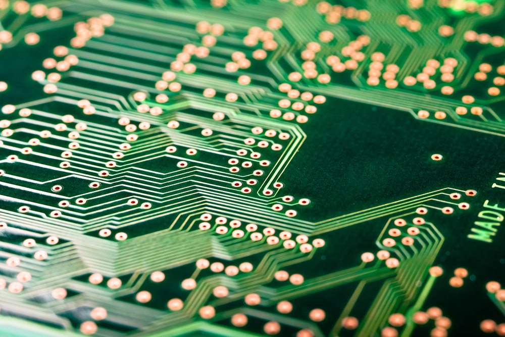 Circuit_Board / Dario_Lo_Presti, Shutterstock