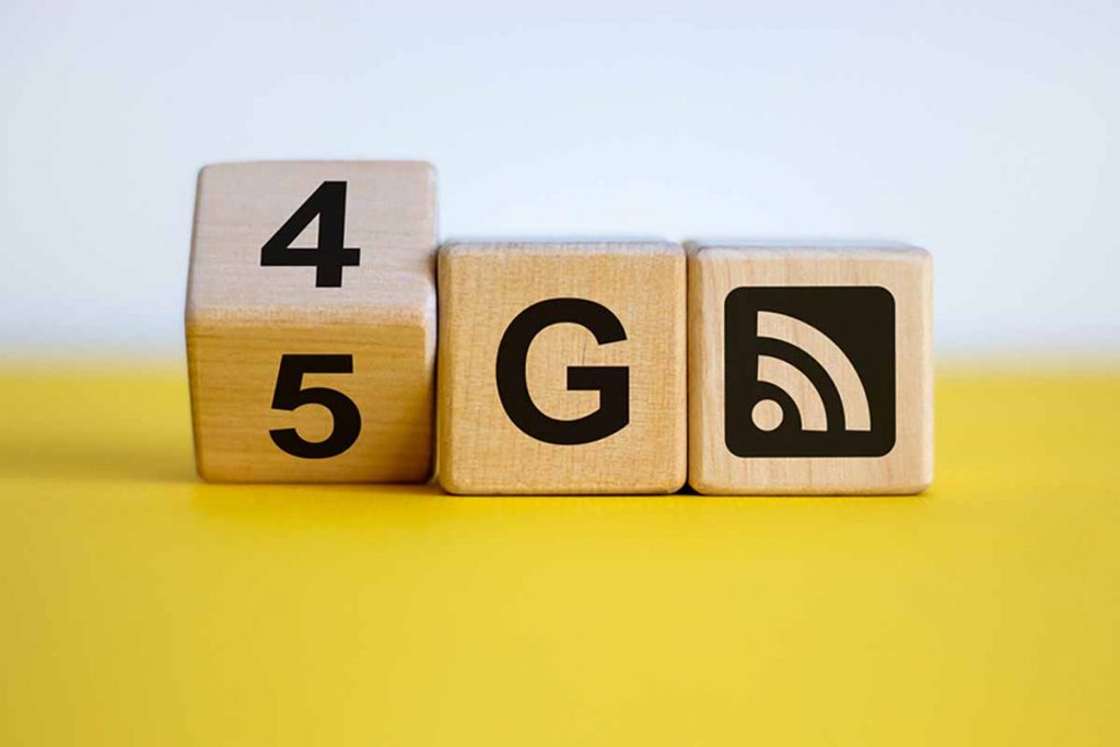 Wooden blocks showing a turn from 4 to 5 G. 