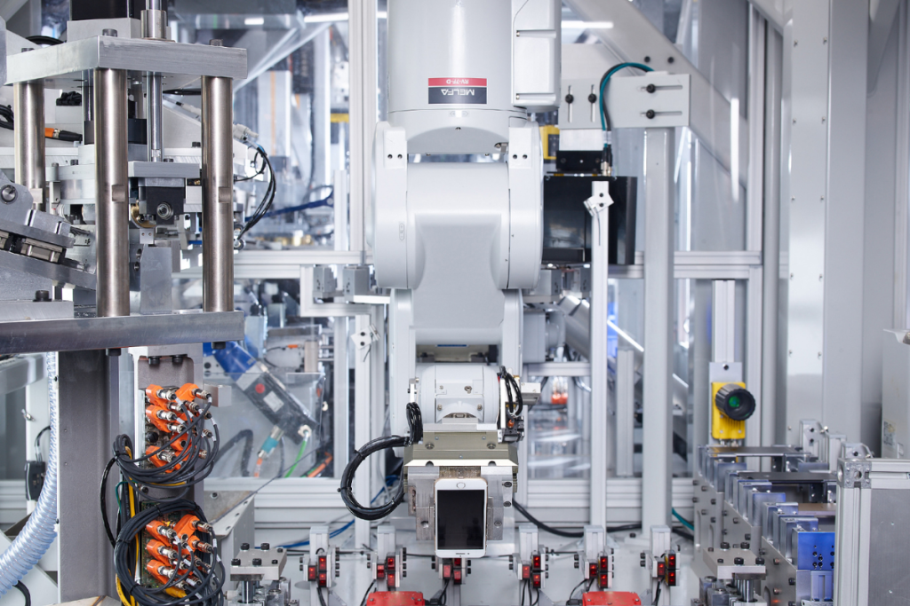 Apple's iPhone recycling robot shifts gears