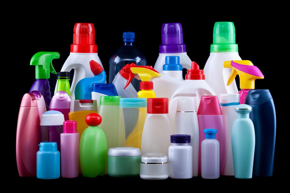 plastic bottles / Nagy-Bagoly_Arpad, Shutterstock
