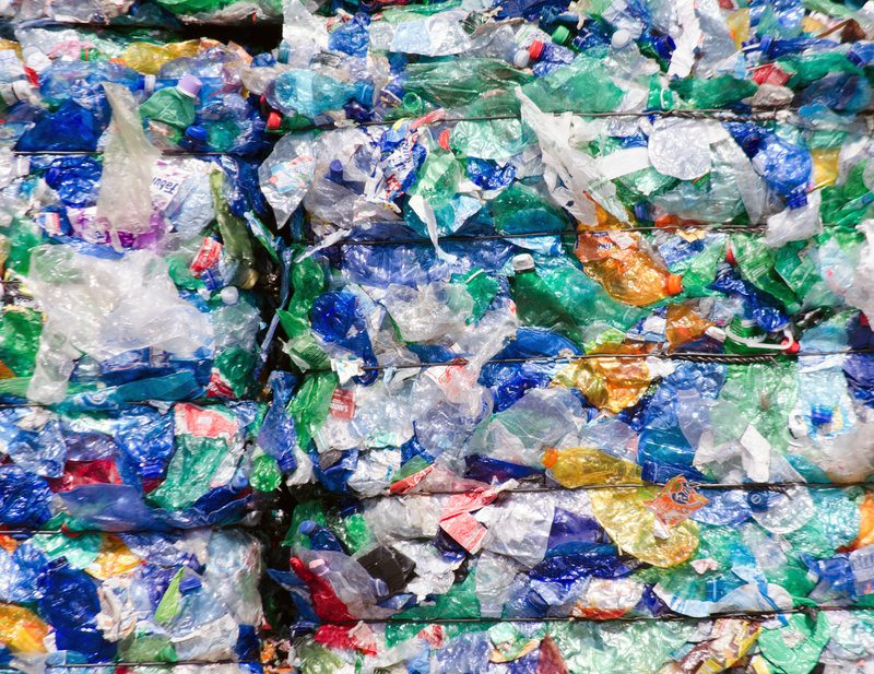 Plastic Bale / Shutterstock, 160518857, Frank_Fiedler