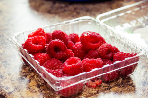 clamshell-container_berries__shutterstock