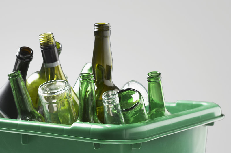 glass bottles / bikeriderlondon, Shutterstock
