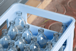 refillabe glass bottle_Ratchat_shutterstock