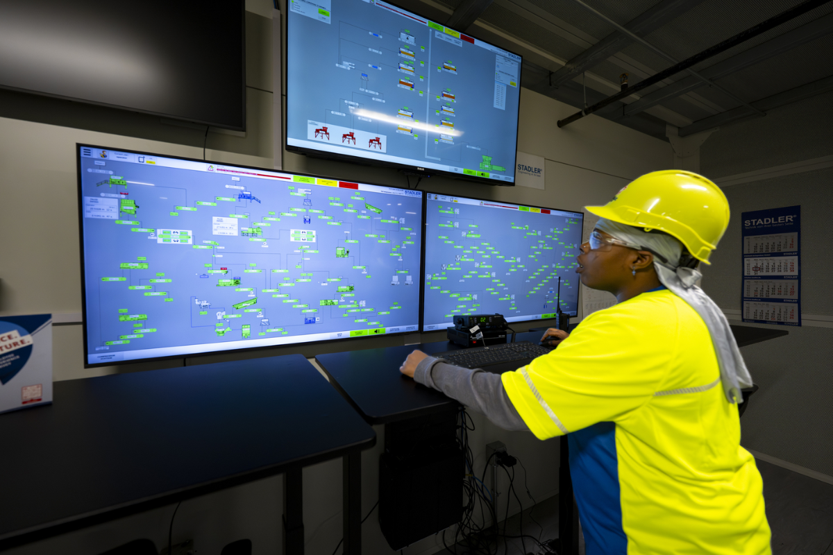 Republic Services unveils Indianapolis polymer complex