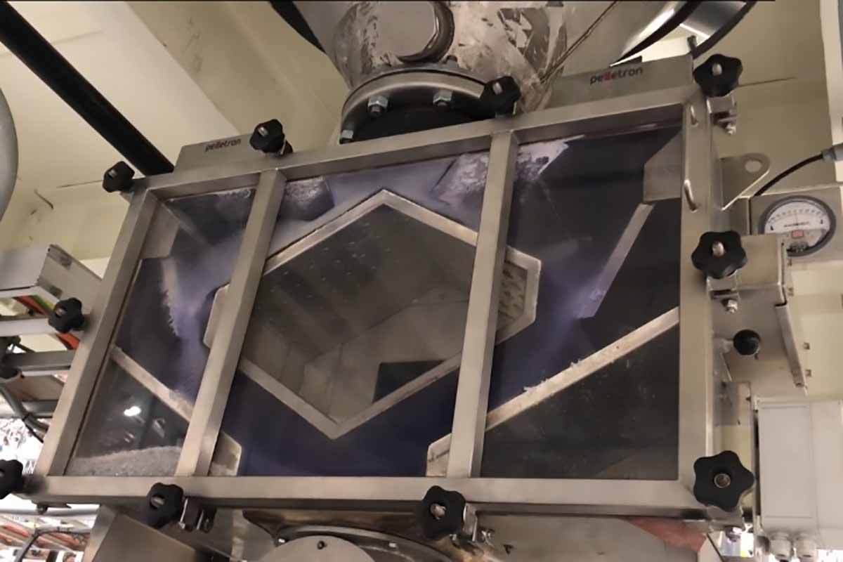 How a de-dusting system cleaned up RPET sheets