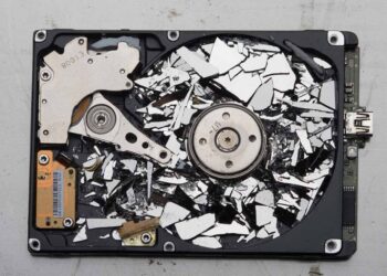 Enterprises continue to prefer shredding over wiping