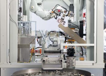 Apple rolls out robot for iPhone dismantling