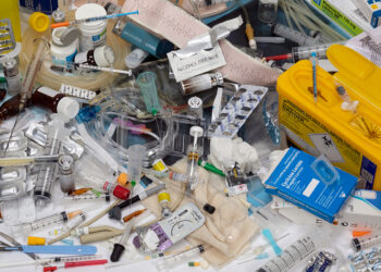 Cutting healthcare plastics could save $18B
