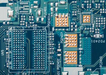 iFixit launches 2-week circuit board training course