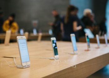 Trade-in firm reports higher values for used phones