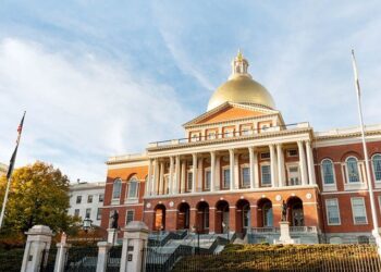 Mass. lawmakers consider producer responsibility