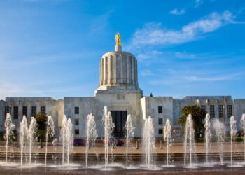 State program revamp proposal advances in Oregon