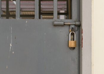 UK man heads to prison over e-scrap scam