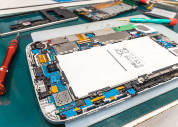 Analysis rates repairability of top mobile devices