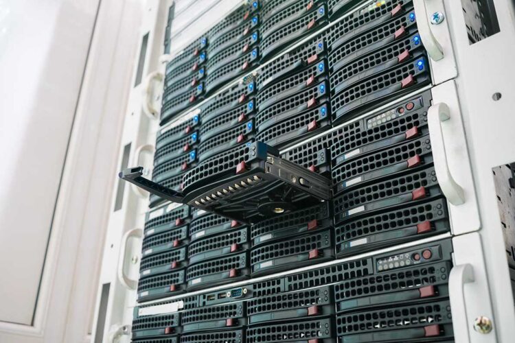 Server with one drive to be replaced.