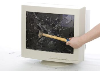 smashed monitor