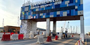 Malaysia clamps down on illegal e-waste imports amid probes