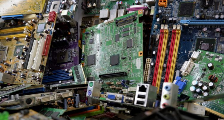 E-scrap export pause urged to keep rare earth scrap in US