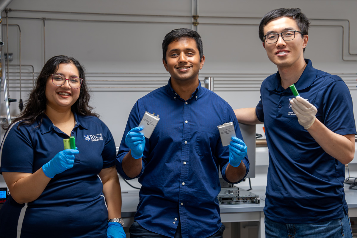 Rice researchers use lemon juice to boost battery recycling