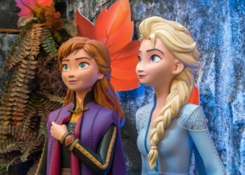 Disney princesses Anna and Elsa