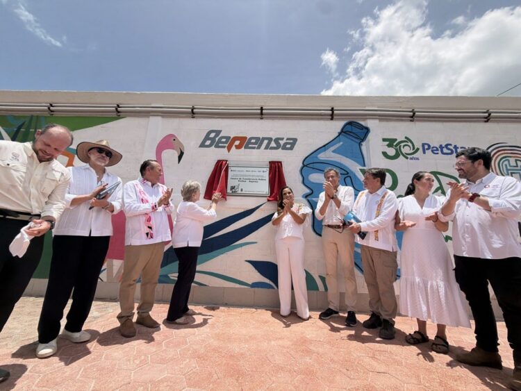 Bottlers open recycling center on Mexican isle