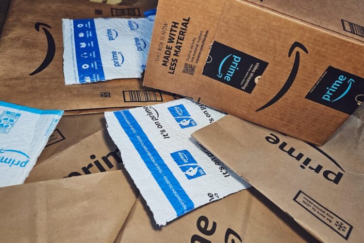 Amazon plastic use flat despite shift to paper