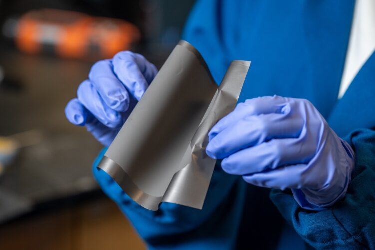 Researchers work on fluorine-free battery binder
